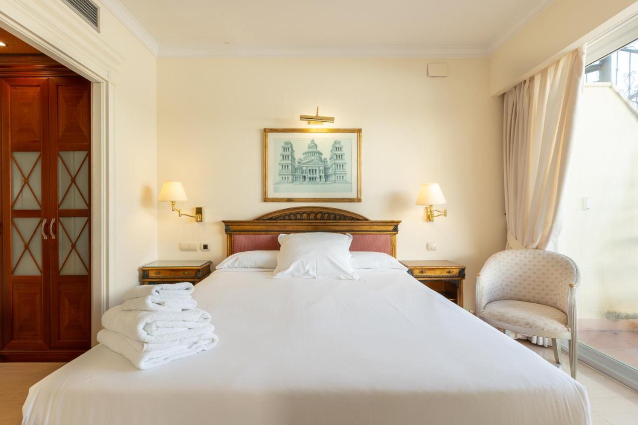 Guadalpin Residences Marbella Bagian luar foto