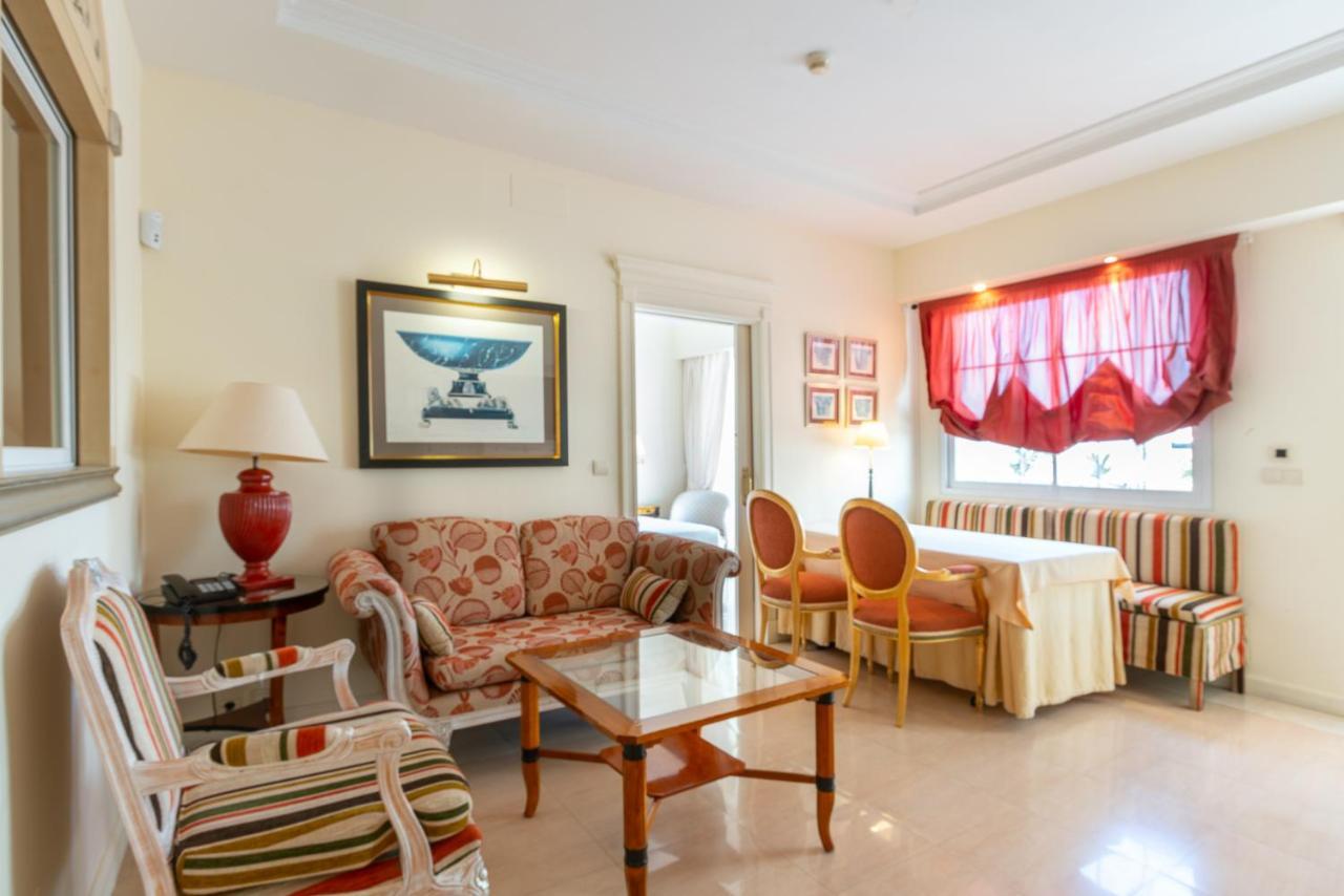 Guadalpin Residences Marbella Bagian luar foto