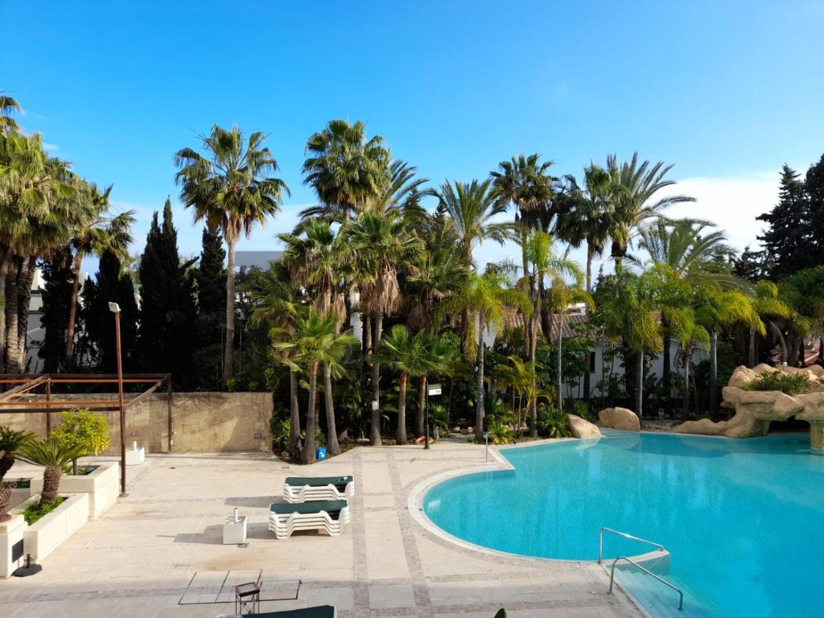Guadalpin Residences Marbella Bagian luar foto