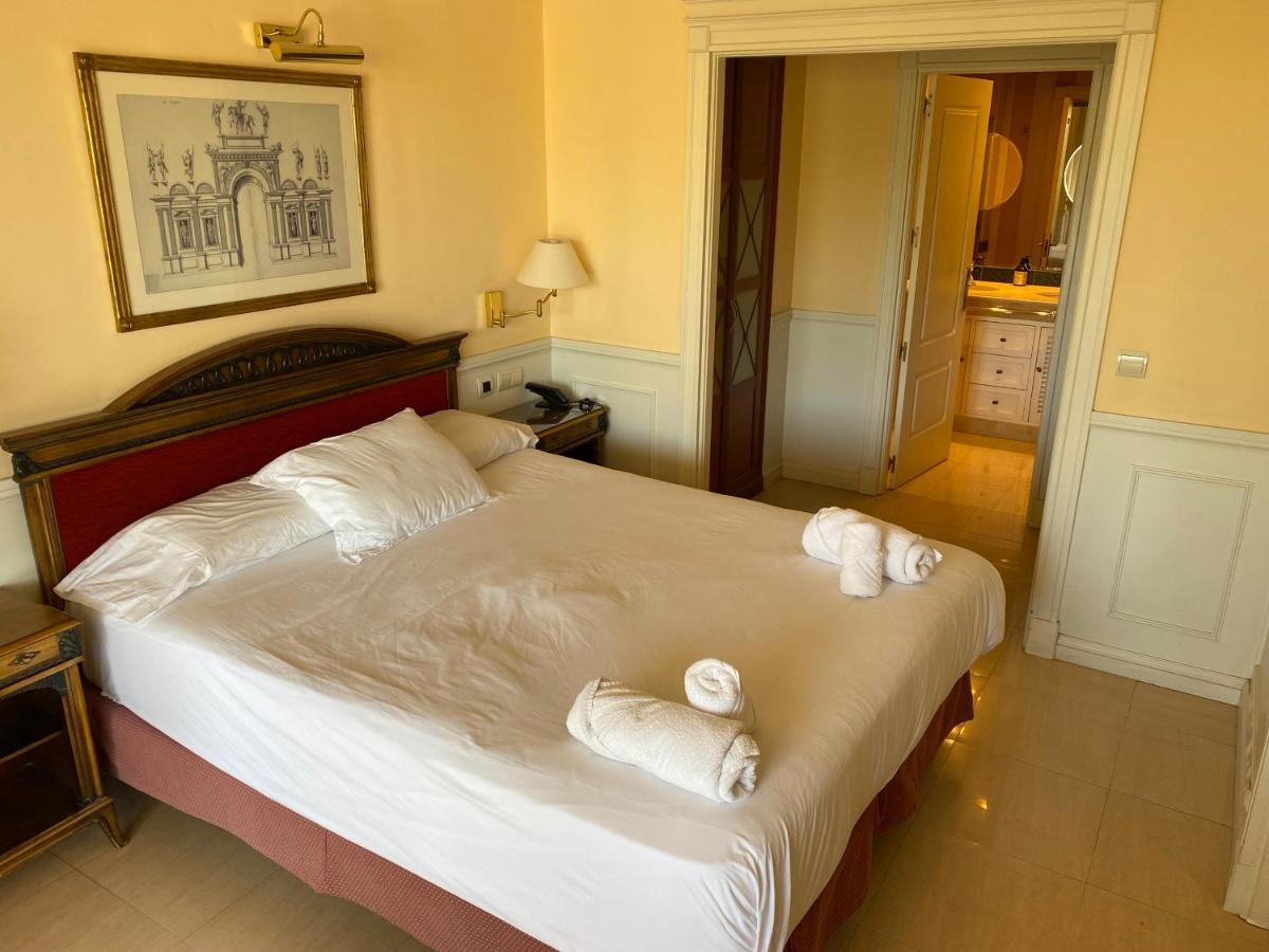 Guadalpin Residences Marbella Bagian luar foto
